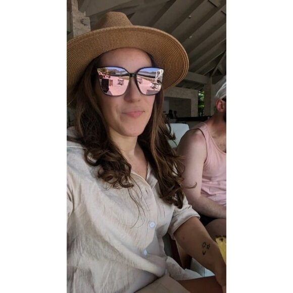 Trendy Oversized Sunglasses for Women and Men - Picture 1 of 1